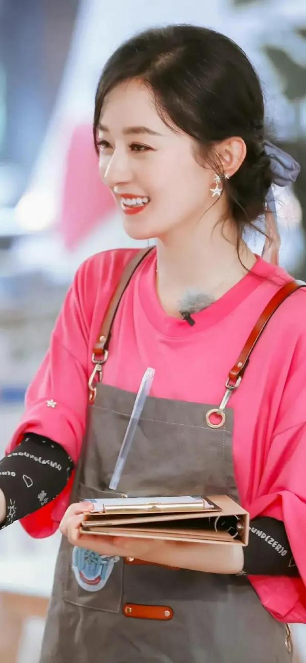 有人問我是不是趙麗穎的鐵粉,我不敢說是,因為覺得還不夠愛她 有人問我是不是趙麗穎的鐵粉,我不敢說是,因為覺得還不夠愛她