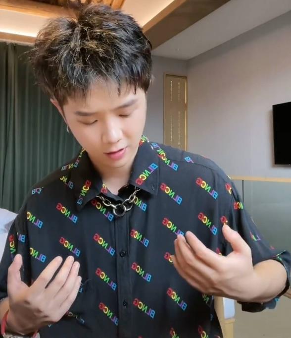 23歲網紅郭聰明因病退圈！病情惡化全身顫抖，剛與薛之謙合作