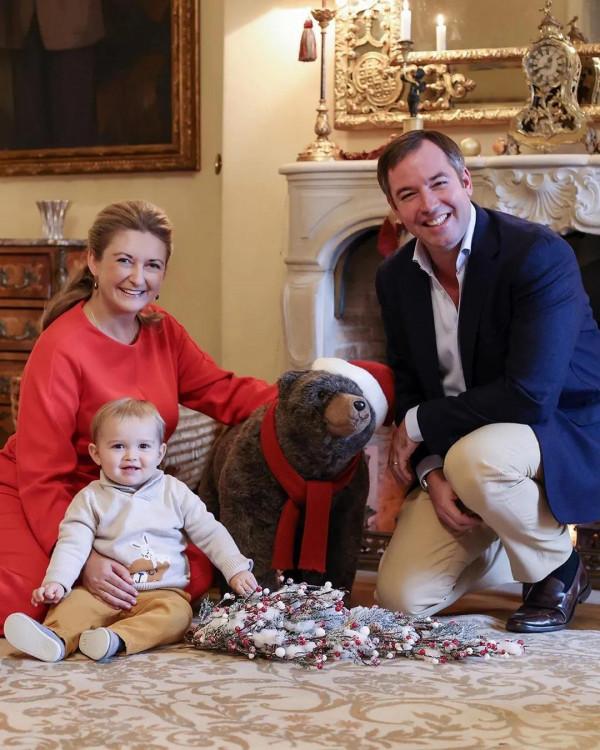 王室接連發布聖誕照,劍橋家著裝成槽點,盧森堡成第一萌娃流量體 王室接連發布聖誕照,劍橋家著裝成槽點,盧森堡成第一萌娃流量體