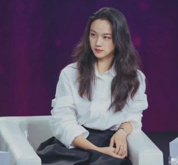 久違的湯唯，41歲現狀像吃了“防腐劑”，亮相電影節造型宛如21歲