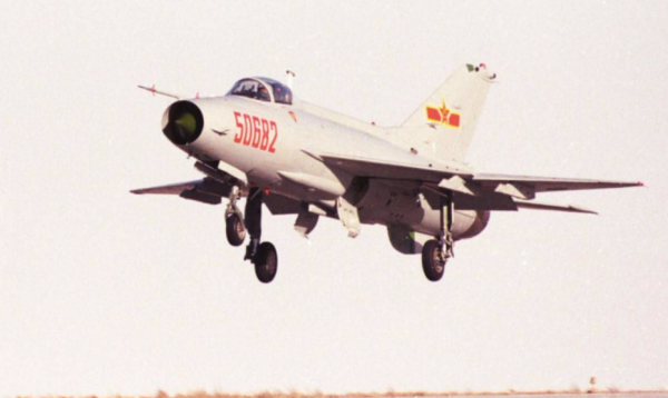 1994年,美國海軍黃海挑釁,蘇27衝向F14,殲8鎖定“小鷹號”航母 1994年,美國海軍黃海挑釁,蘇27衝向F14,殲8鎖定“小鷹號”航母