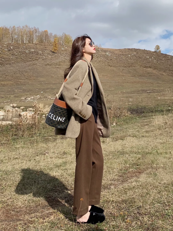 還在穿“打底褲”嗎?現在流行這麼穿,保暖又顯瘦 還在穿“打底褲”嗎?現在流行這麼穿,保暖又顯瘦