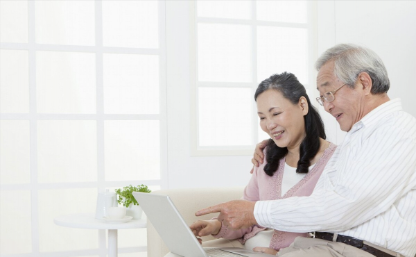 搭夥老伴堅持AA，52歲阿姨：想讓我免費伺候你一家9口？白日做夢