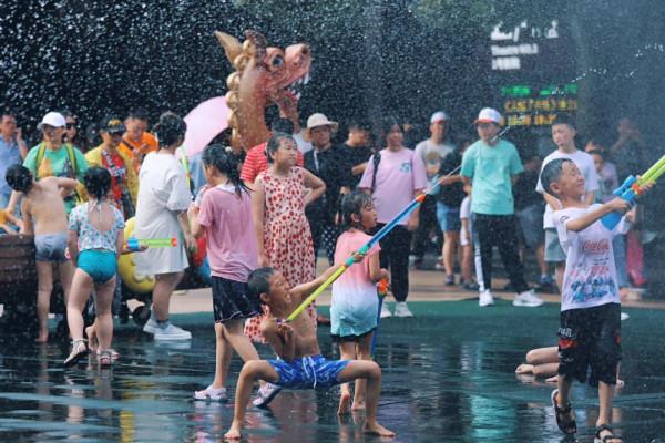 潑水狂歡,夢幻演出,痴狂電音,玩一天都不夠!杭州旅行必打卡 潑水狂歡,夢幻演出,痴狂電音,玩一天都不夠!杭州旅行必打卡