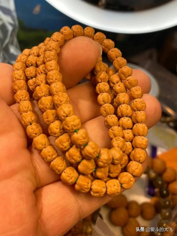 文玩中的佛手金剛,老玩家最愛的手串之一 文玩中的佛手金剛,老玩家最愛的手串之一