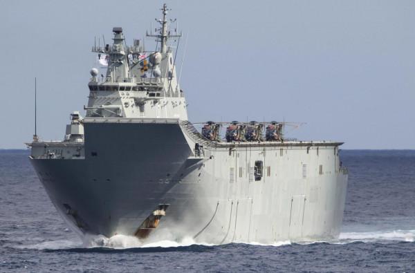 “堪培拉”級兩棲攻擊艦圖集（118圖）