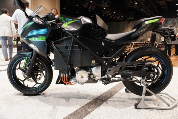 川崎油電混合摩托車正在研發中？