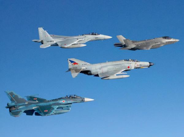 150架對21架，中國殲-20戰鬥機和日本F-35戰鬥機攻擊力橫向對比