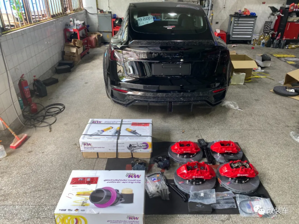 油價太貴被迫買Model 3高效能版,幫老婆磨合新車順便改裝玩玩 油價太貴被迫買Model 3高效能版,幫老婆磨合新車順便改裝玩玩