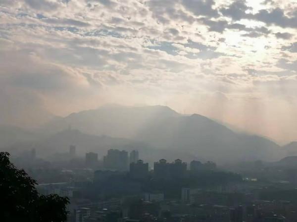 雲彩下的山城系列（九）