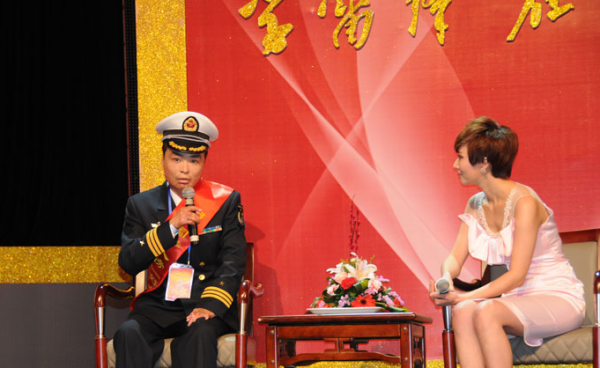 11年前,那個探親中途浴火救44人,全身90%燒傷的子弟兵,現況如何