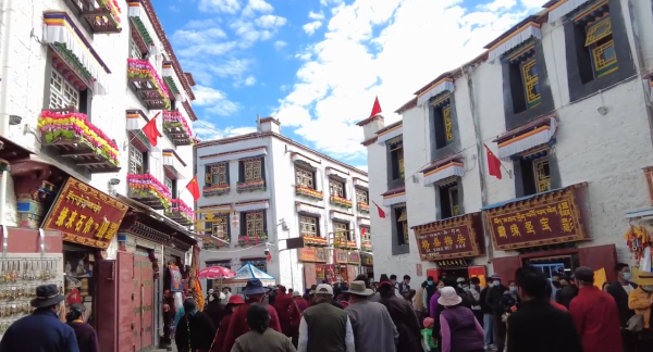 不信中國發展這麼快，美國女孩到西藏求證，發現自己是井底之蛙