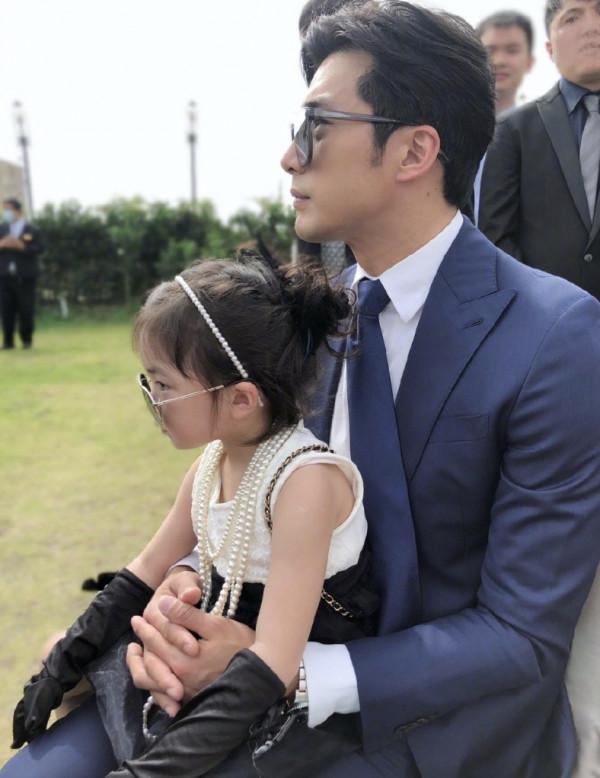 賀軍翔稱三胎確認是兒子才生,曾因拒絕處女座,讓老婆提前剖腹產 賀軍翔稱三胎確認是兒子才生,曾因拒絕處女座,讓老婆提前剖腹產