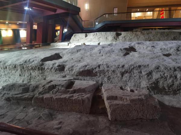 在洛陽的街頭走了走(真想弄幾個美國人來博物館裡教育教育) 在洛陽的街頭走了走(真想弄幾個美國人來博物館裡教育教育)