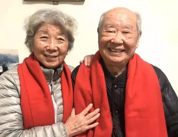 他單臂刺死27個鬼子，被稱為&OpenCurlyDoubleQuote;六個一&rdquo;功臣，主席邀他參加國宴