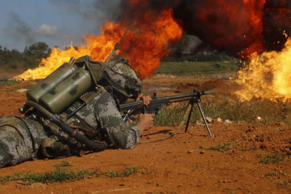 滿屏火力!滇西鐵騎威震沙場 滿屏火力!滇西鐵騎威震沙場