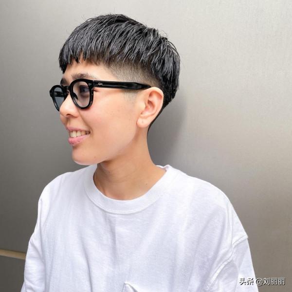 髮型別再亂剪了，新人氣女發20款送給大家，很美很心動