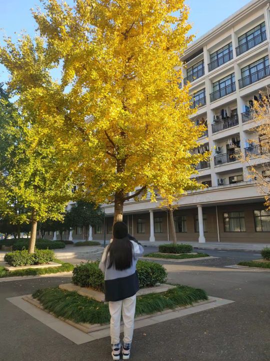 當我們都老了，我還是會記得你當初讓我心動的樣子