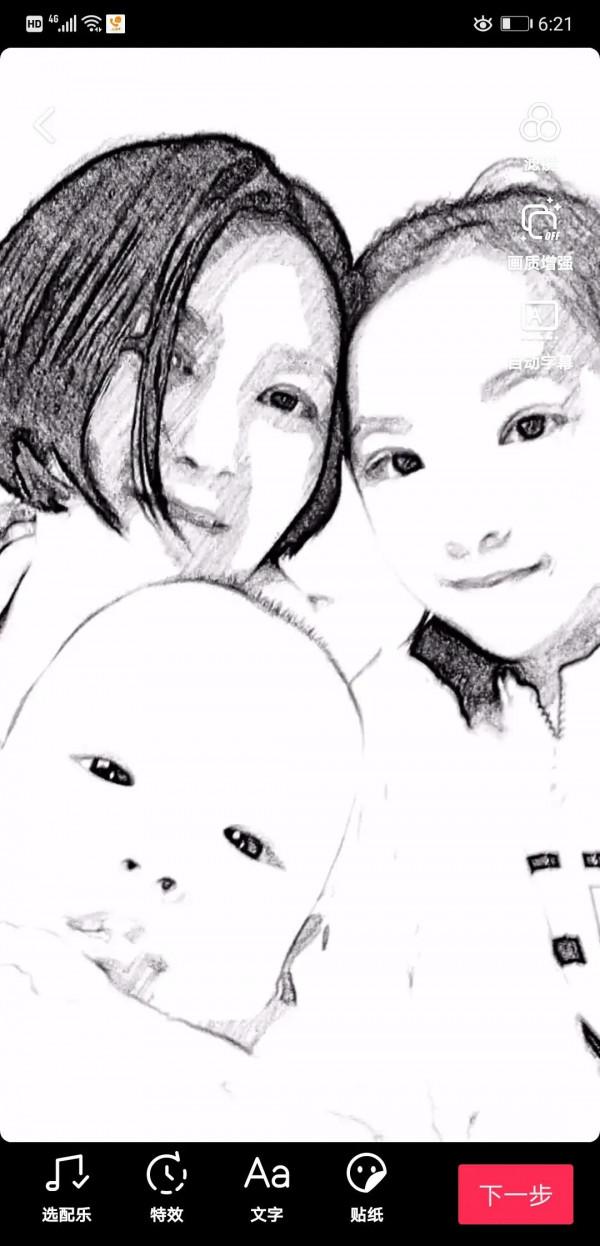 我與女兒“假裝兔子的虎妞” 我與女兒“假裝兔子的虎妞”