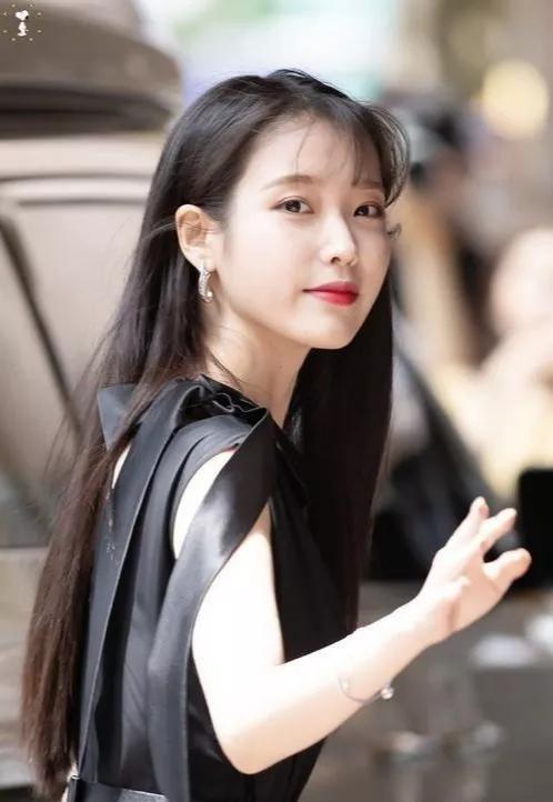 人間小富婆IU李知恩，華麗蛻變的故事