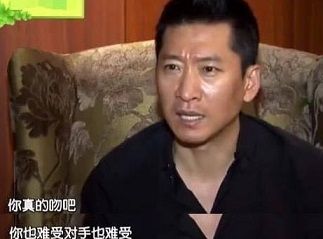 頒獎摔話筒、隔空放黑料，這6對“冤家”明星，很難再和好