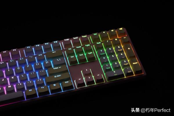 HELLO GANSS HS108T 三模熱插拔機械鍵盤開箱評測 HELLO GANSS HS108T 三模熱插拔機械鍵盤開箱評測