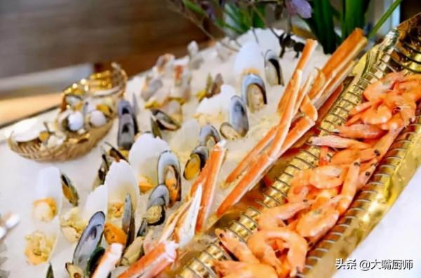 自助餐別碰4種食物，肚子裝更多，輕鬆吃回本，老闆：遇見高手了