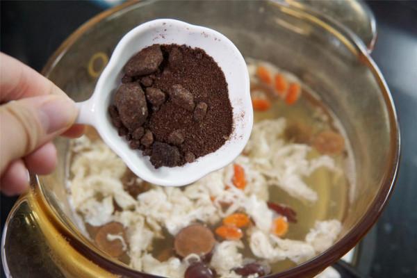 天涼了，女人有條件多喝“四寶湯”，提升元氣，面如桃花好過秋