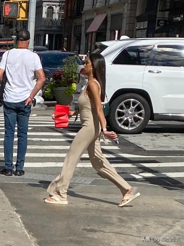 在紐約住了一年半，我才知道《慾望都市》裡的穿搭都是騙人的