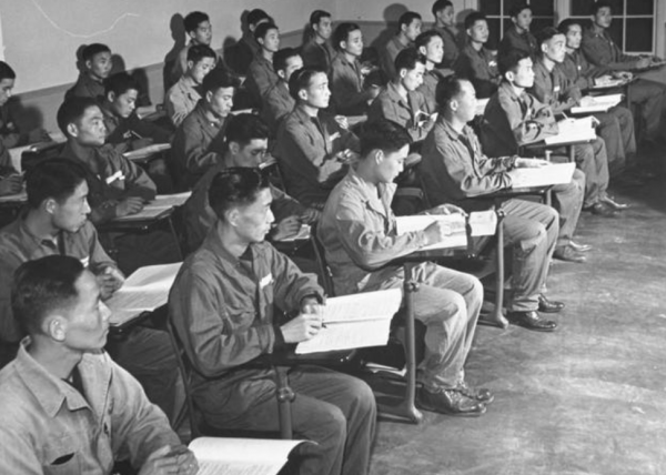 駕機離開臺灣省的黃綱存,本可以被國家獎勵大量黃金,他為何不要 駕機離開臺灣省的黃綱存,本可以被國家獎勵大量黃金,他為何不要