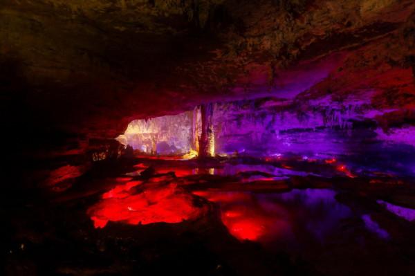 長達257公里的洞穴：深度超過550米，被稱為“中國地心之門”