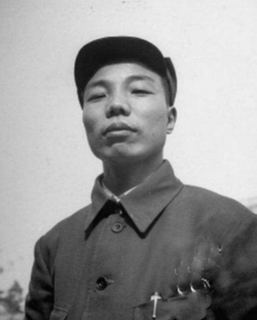 1979年一老漢來到蘭州軍區,肖華上將見後淚流滿面:你怎麼才來啊 1979年一老漢來到蘭州軍區,肖華上將見後淚流滿面:你怎麼才來啊