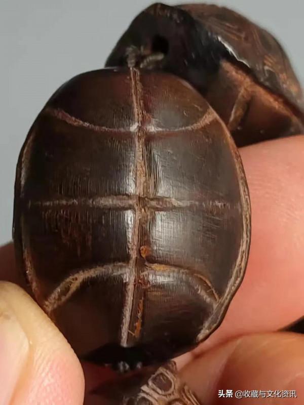 清代牛角雕刻龜殼手串鑑賞