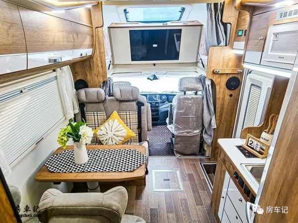 顏值與配置對等!48V12度電力和300L清水加持!誰才是它的主人? 顏值與配置對等!48V12度電力和300L清水加持!誰才是它的主人?