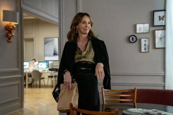 《艾米麗在巴黎》第2季開播！網友卻不買賬：女主太齣戲了...