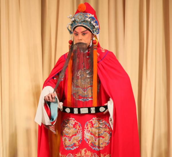 京劇大師於魁智和梁以薇的愛情：一個愛吃西餐，另一個愛吃炸醬麵