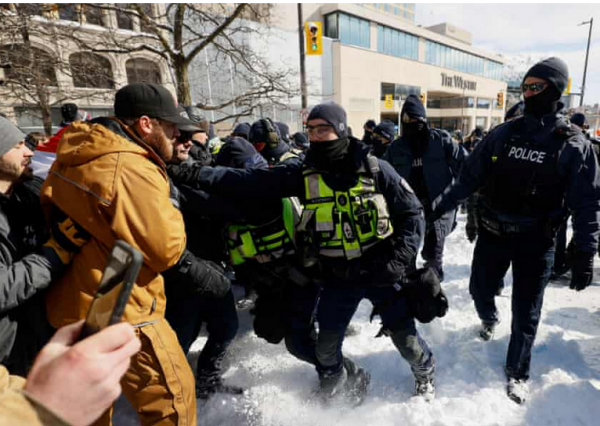 美麗風景線現身北美，加拿大警察暴力清場，拜登布林肯默不作聲