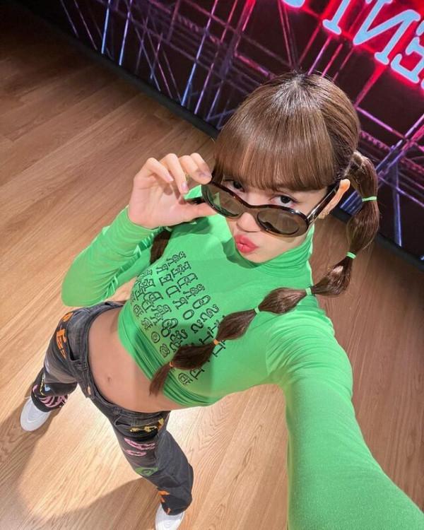 Lisa穿搭示範，好比例馬上擁有，冬天還是可以當最辣的的那個