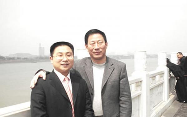 超生二胎改變命運！本是教書匠的他，被迫下海打拼出千億帝國