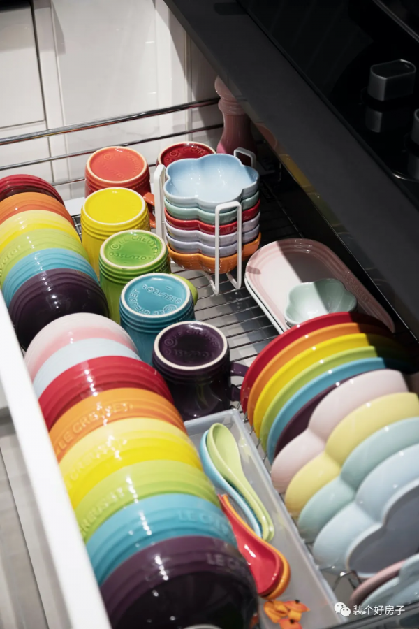 北京夫妻花70W打造130㎡極簡家：憑空造衣帽間+主衛+獨立書房，牛