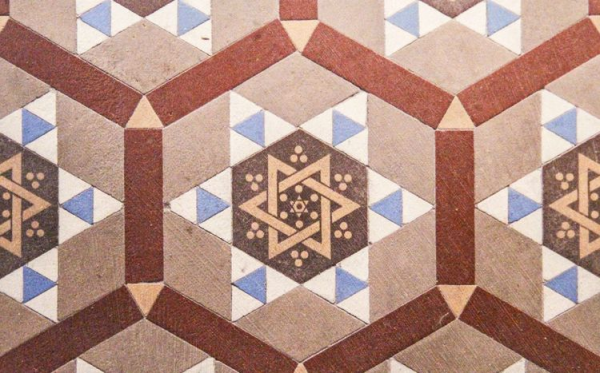 在上海有一棟鑲金的別墅是什麼樣的體驗？