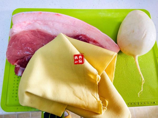 天冷來個一鍋燉，真是太喜歡這種吃法了，想吃的都可以吃到