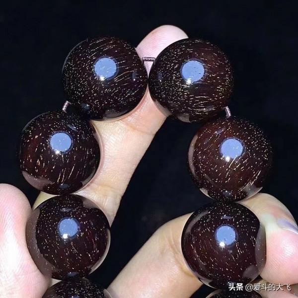 木串文玩裡的高品:小葉紫檀,如何分辨小葉紫檀的真假 木串文玩裡的高品:小葉紫檀,如何分辨小葉紫檀的真假