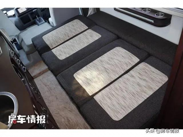 豐田中巴房車,4.0L柴油動力足,大空間像家一樣三代同堂也住得下 豐田中巴房車,4.0L柴油動力足,大空間像家一樣三代同堂也住得下