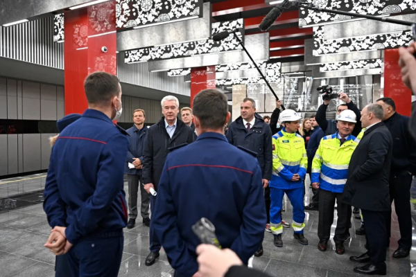 莫斯科首座“中國風”地鐵站建成，網友卻不買賬：太陰間了吧