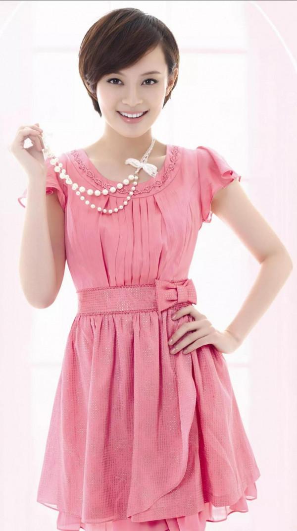 孫儷美照一冊，欣賞