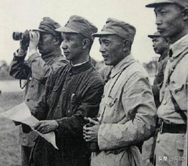 團長不讓友軍搬糧食，與政委爭吵，政委：我有最終決定權