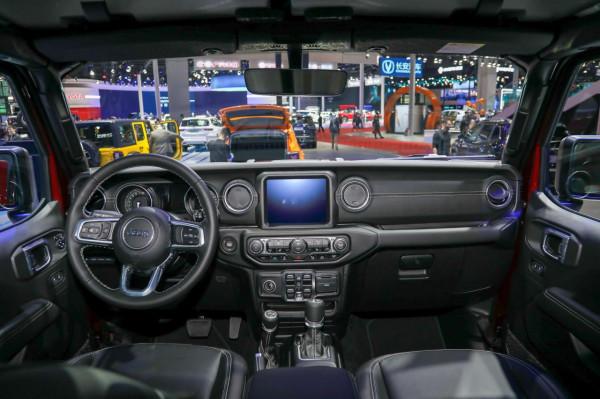 新車 | Jeep牧馬人4xe亮相海口車展，售價54.49萬-62.49萬元