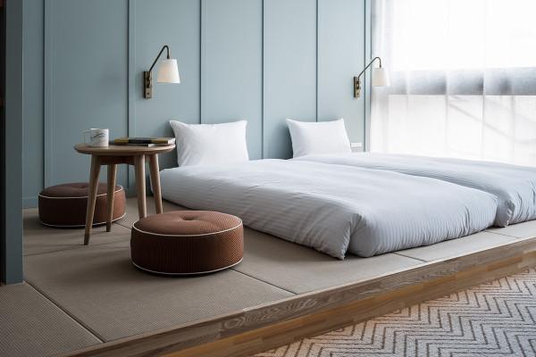 床不居中放,是迄今為止我最聰明的決定,一側留空,專門用來休閒 床不居中放,是迄今為止我最聰明的決定,一側留空,專門用來休閒