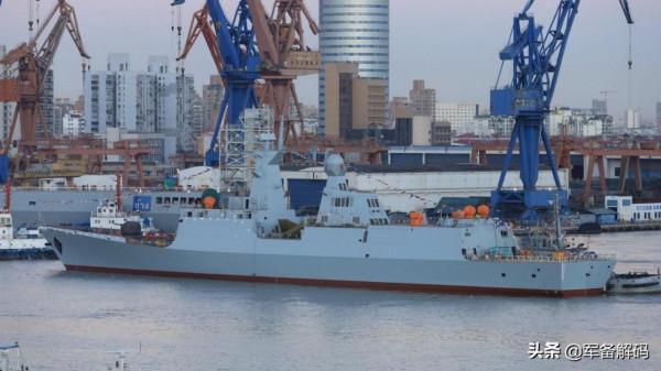 貼身緊逼：美軍航母一進南海就遇中國軍艦，更驚懼的是轟-6機群